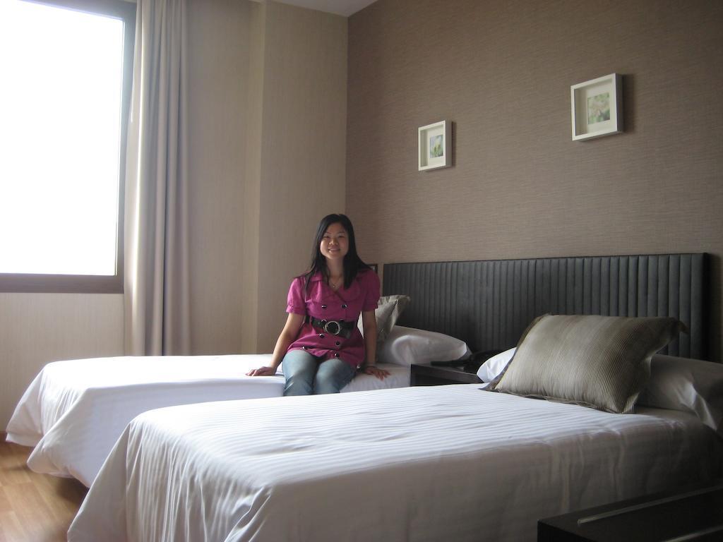 Hotel Dinastia Getafe Zewnętrze zdjęcie