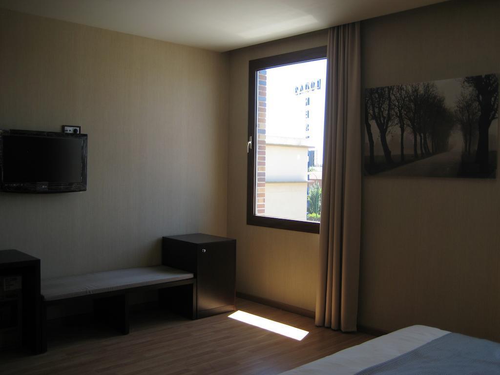 Hotel Dinastia Getafe Zewnętrze zdjęcie