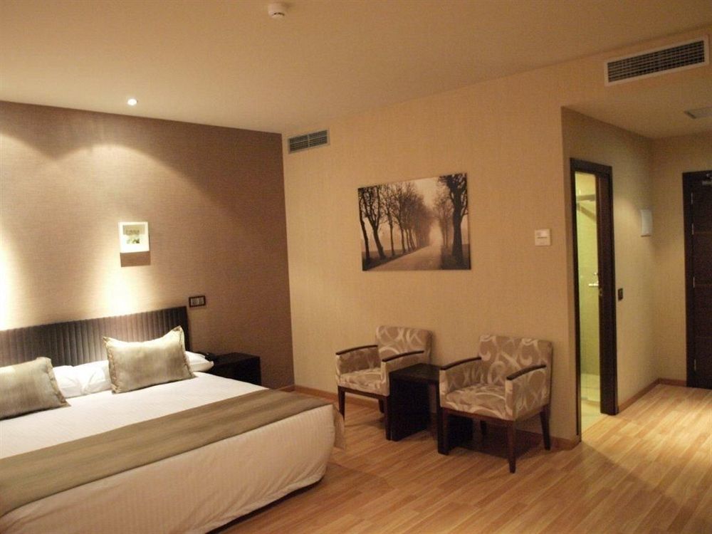 Hotel Dinastia Getafe Zewnętrze zdjęcie